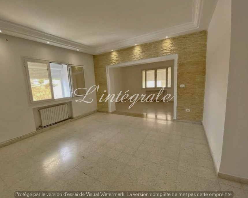 Ariana Ville El Menzah 8 Location Appart. 4 pices Spacieux tage de villa s3