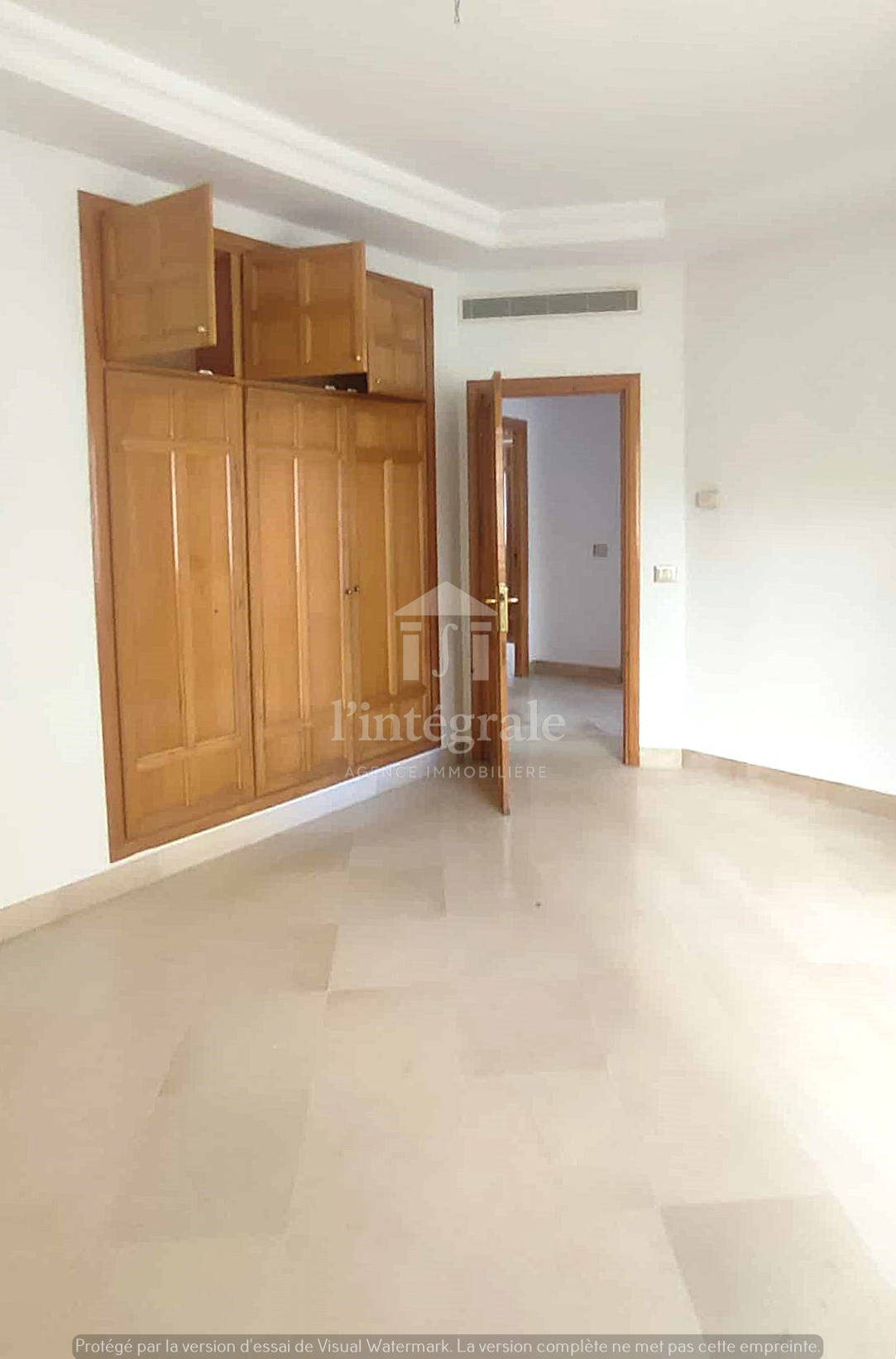 Ariana Ville Cite Ennasr 2 Location Appart. 4 pices S3 rez de chausse avec place parking