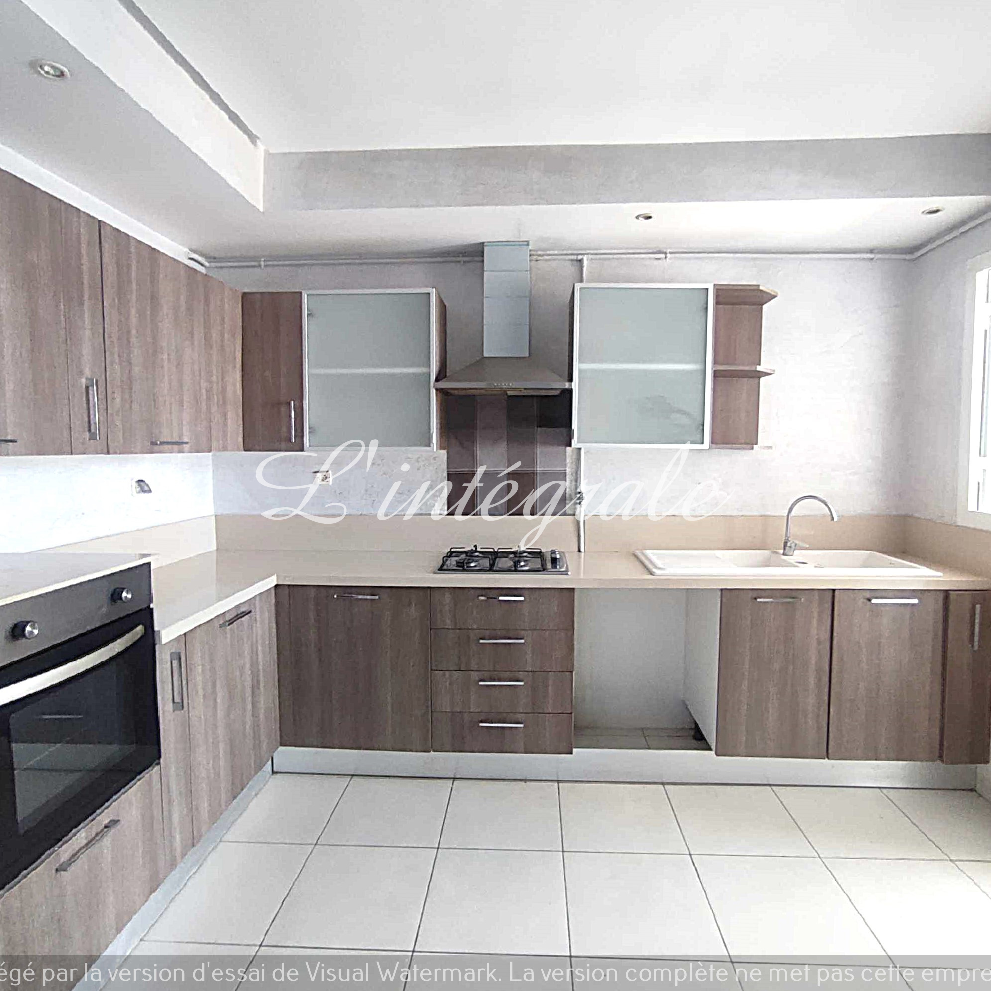 Ariana Ville Cite Ennasr 2 Location Appart. 3 pices S2 haut standing avec place de parking