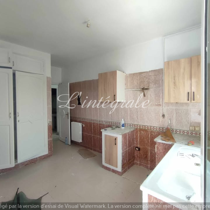 Ariana Ville Cite Ennasr 1 Location Appart. 4 pices S3 avec place de parking