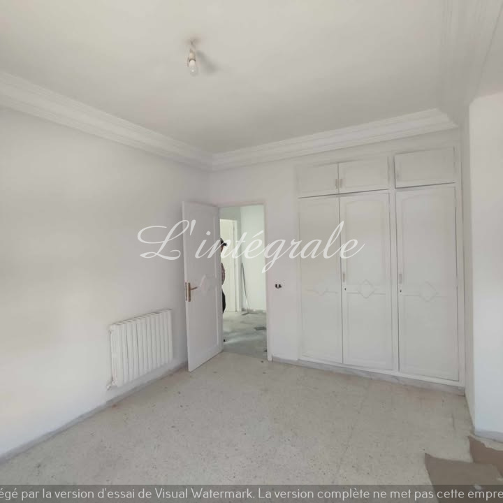 Ariana Ville Cite Ennasr 1 Location Appart. 4 pices S3 avec place de parking