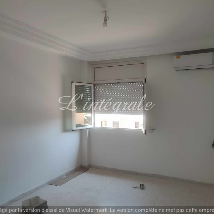 Ariana Ville Cite Ennasr 1 Location Appart. 4 pices S3 avec place de parking