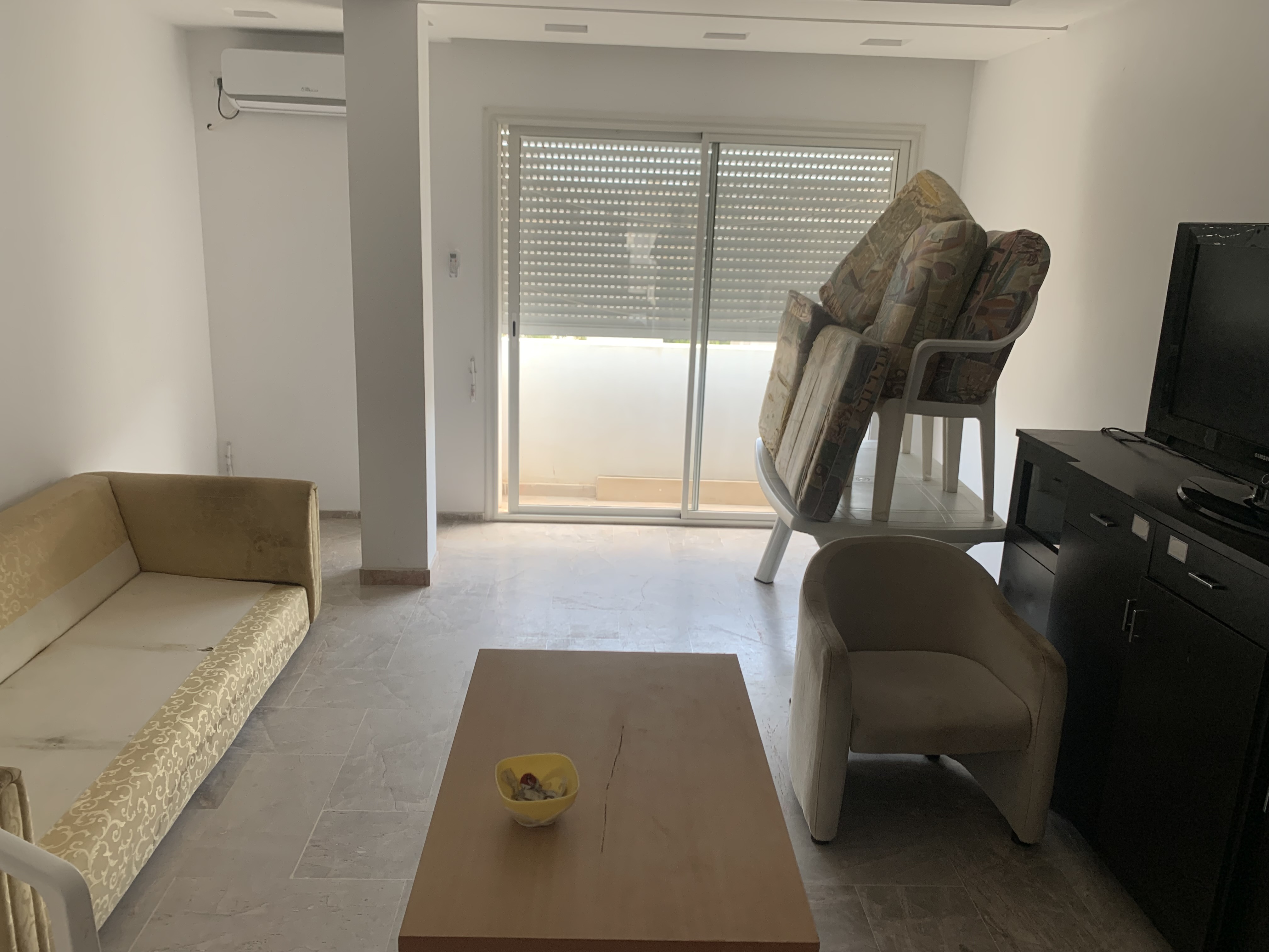 Raoued Ariana Essoughra Location Appart. 4 pices S plus 3 meubl mbm 04