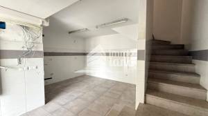 Ariana Ville El Menzah 5 Location Appart. 1 pice Local commercial de 162m2 a menzah 5