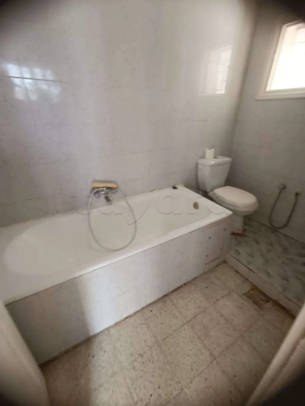 El Menzah El Menzah 9 Location Appart. 1 pice Spacieux studio s0 meubl  menzah9b
