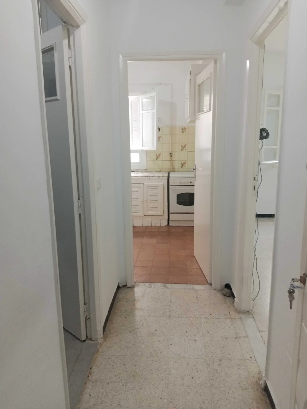 El Menzah El Manar 1 Location Appart. 2 pices Un mignon studio vide  manar1