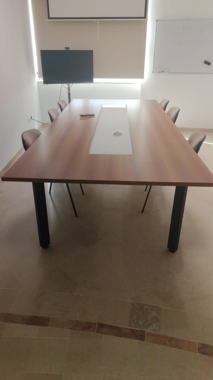 Ariana Ville Borj El Baccouche Meubles de bureau Bureaux - Tables Bureaux table de runion et chaises