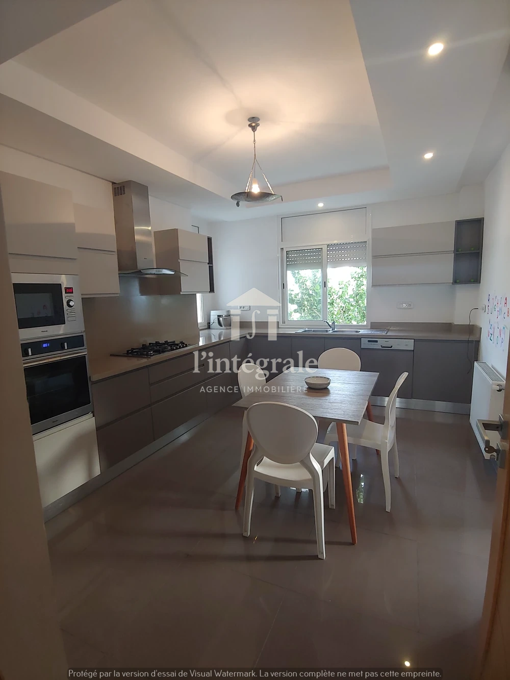 Ariana Ville Cite Ennasr 2 Location Maisons Somptueux tage de villa meubl