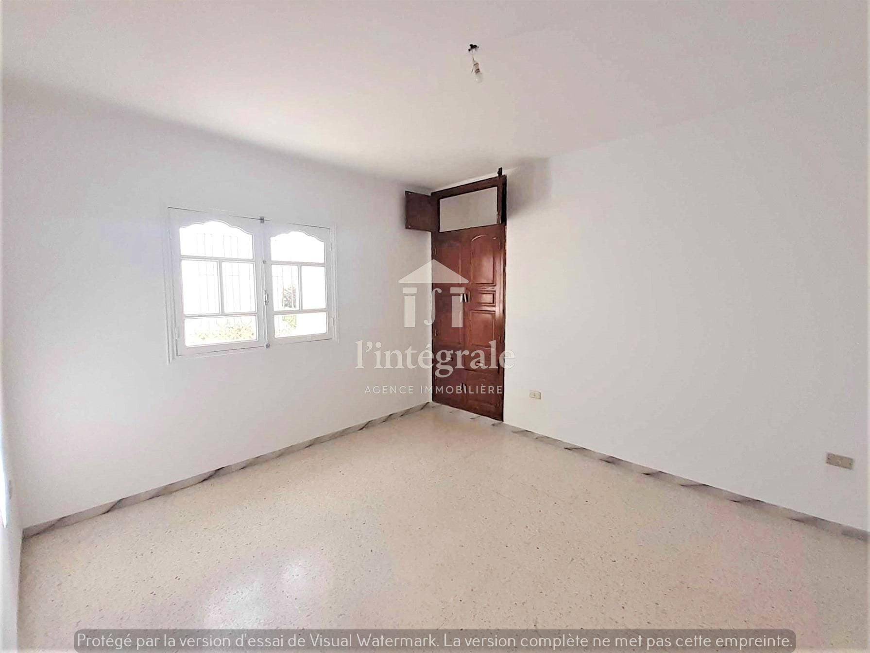 Ariana Ville Cite Ennasr 2 Location Appart. 5 pices+ Vaste s5 avec entre indpendante