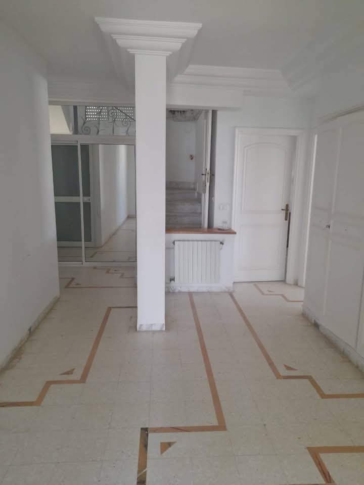 Ariana Ville Cite Ennasr 2 Location Appart. 4 pices tage d'une villa s 3 cit nasr 2