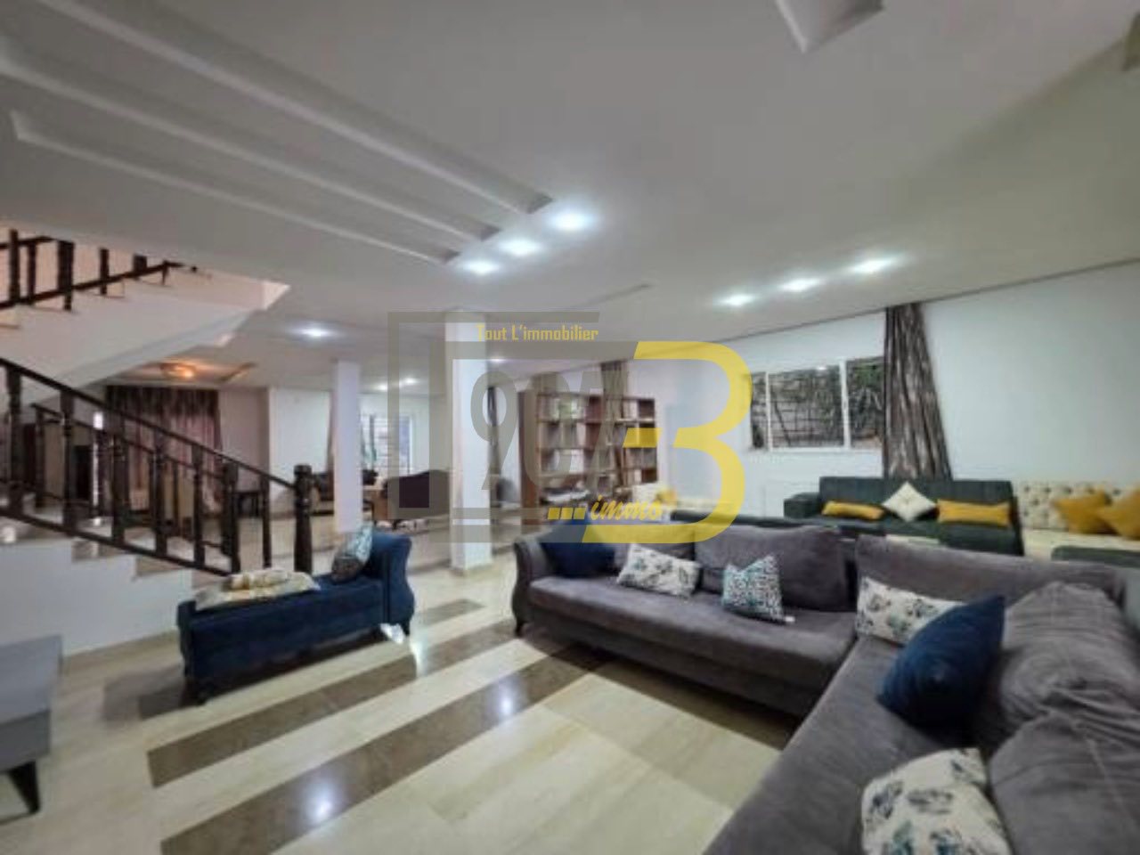 Mnihla Cite Ali Bourguiba Vente Appart. 5 pices+ Villa s5 sur deux niveaux situ  cit el fouez