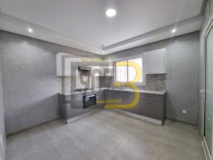 Ariana Ville Cite Ennasr 2 Vente Duplex Un appartement style duplex  ennasr