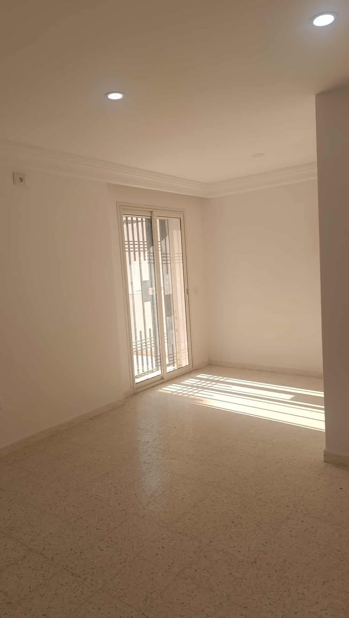 El Mourouj El Mourouj Location Appart. 4 pices Etage d'une villa refk a