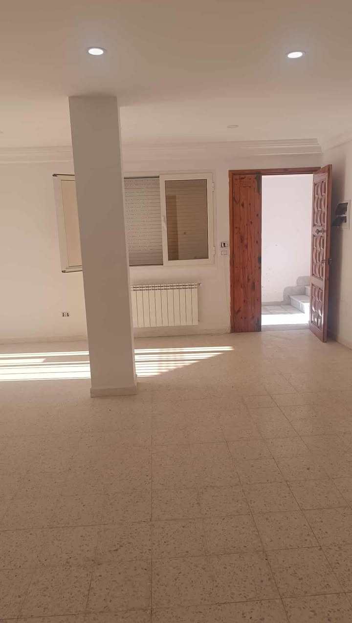 El Mourouj El Mourouj Location Appart. 4 pices Etage d'une villa refk a