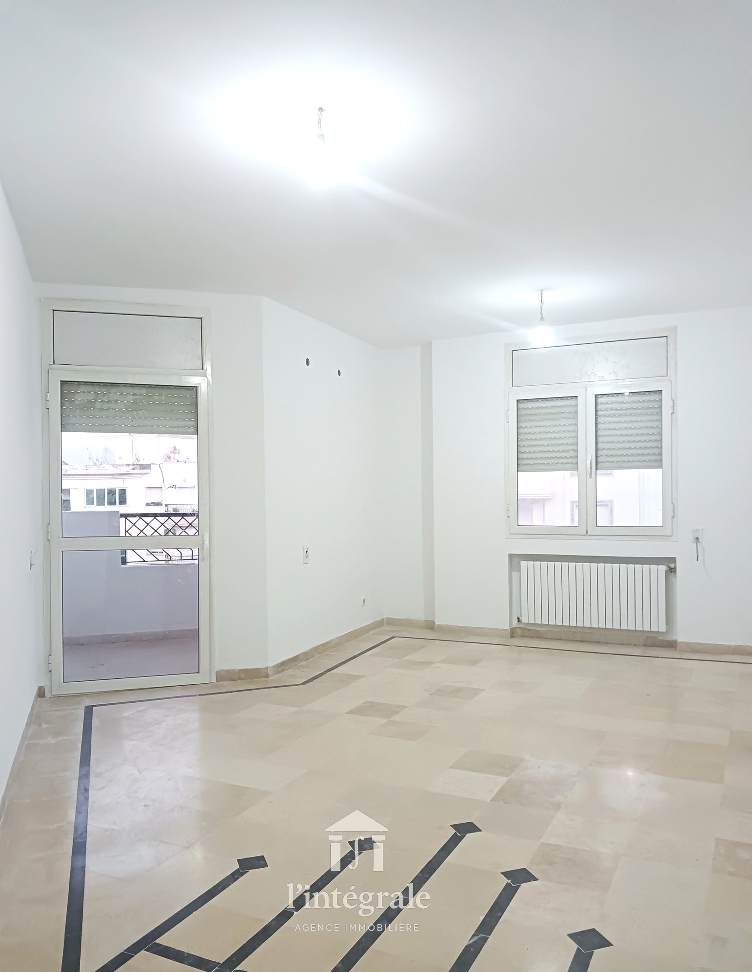 Ariana Ville Cite Ennasr 2 Location Appart. 3 pices S2 prs magasin gnral
