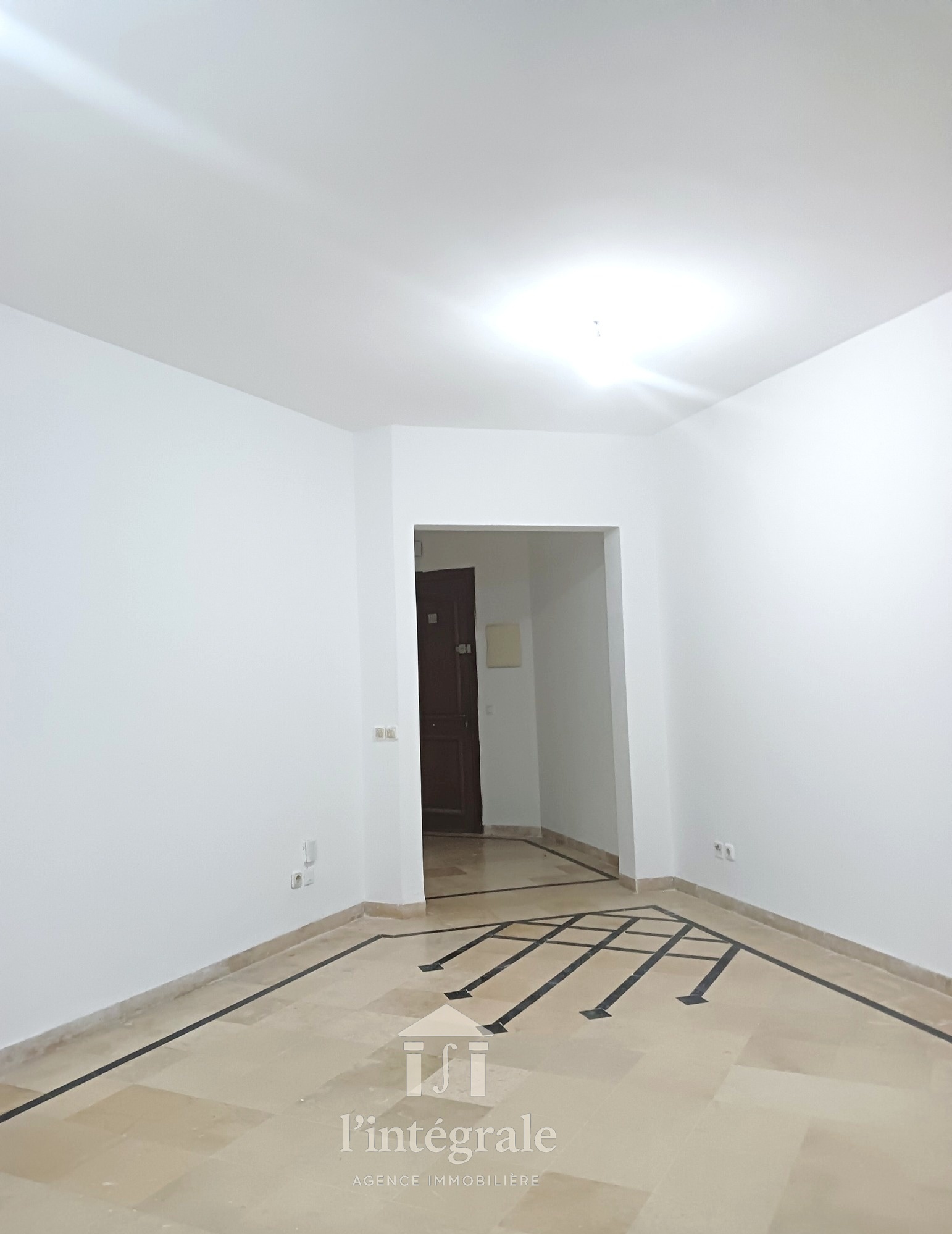 Ariana Ville Cite Ennasr 2 Location Appart. 3 pices S2 prs magasin gnral