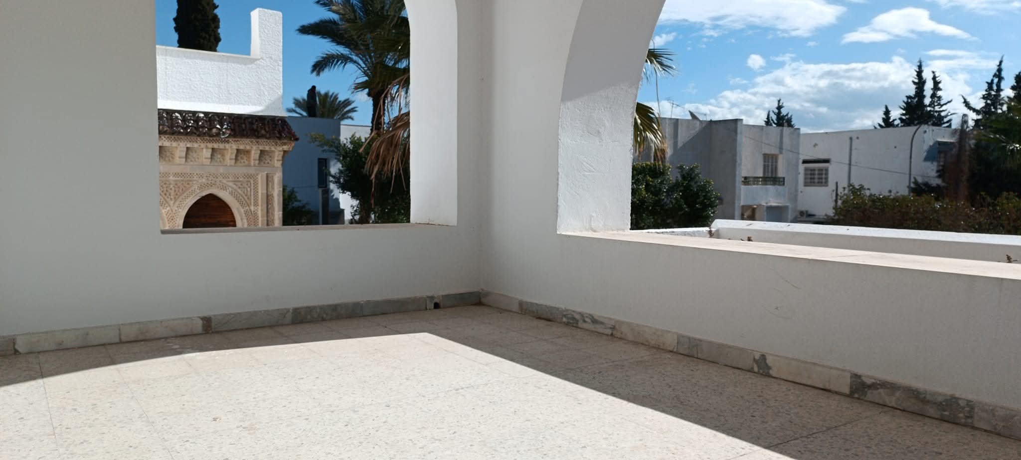 Ariana Ville El Menzah 5 Vente Maisons Villa avec un jardin et une piscine au menzah 5