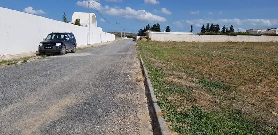 Kalaat Landlous Kalaat Landlous Terrain Terrain nu Terrain ennahli