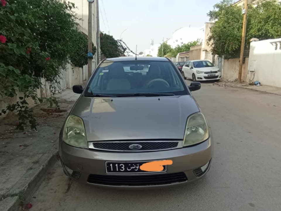 Mannouba La Mannouba Ford Autre Modle Voiture bien entretenue lel kssiba