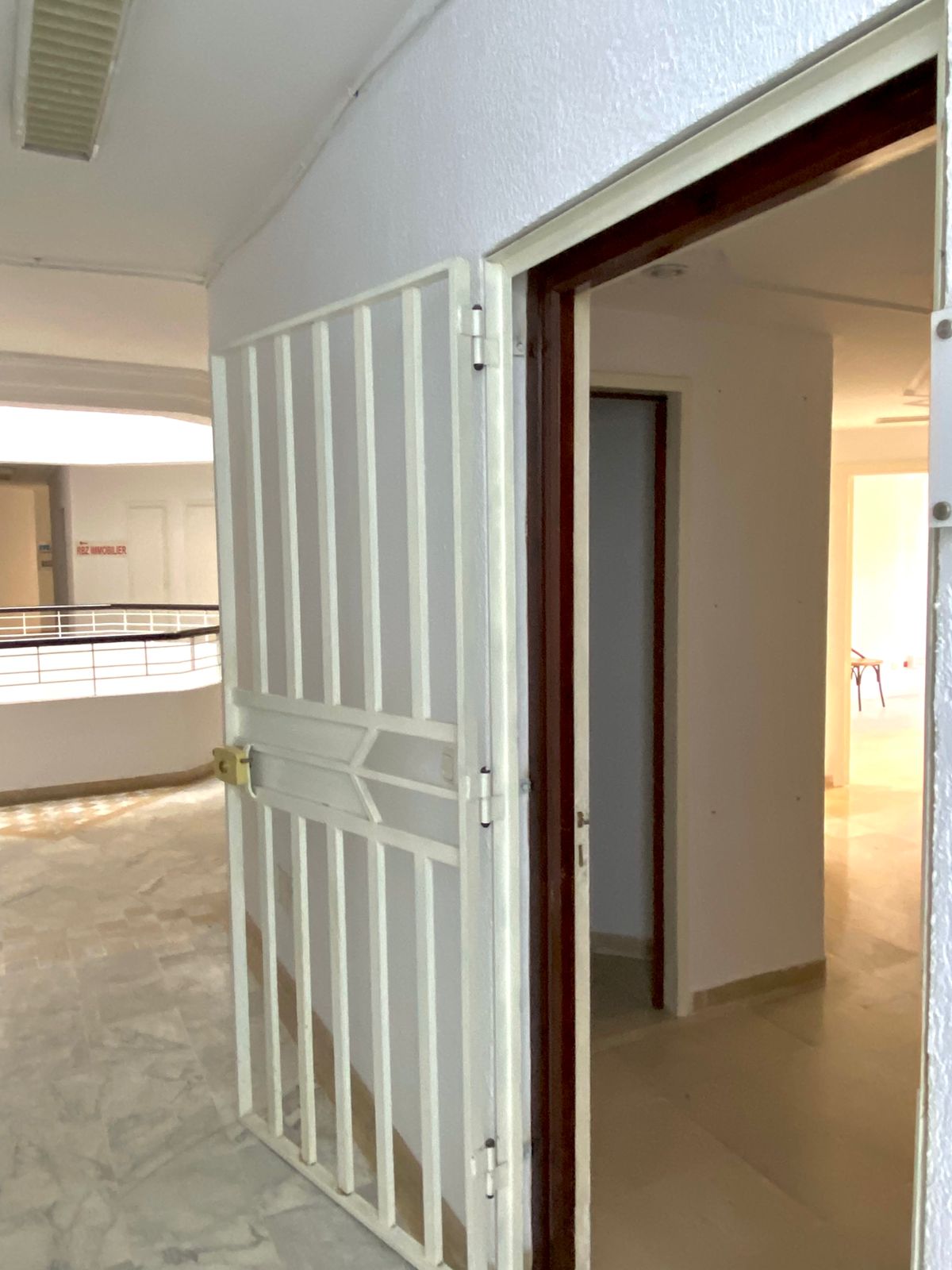 El Menzah Tunis Belvedere Location Appart. 2 pices Bureau 2 pices situ  montplaisir