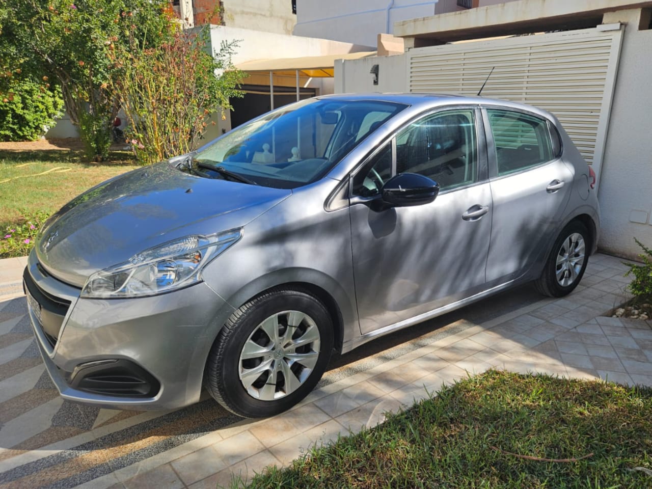 Ariana Ville Riadh Landlous Peugeot 208 Peugeot 208