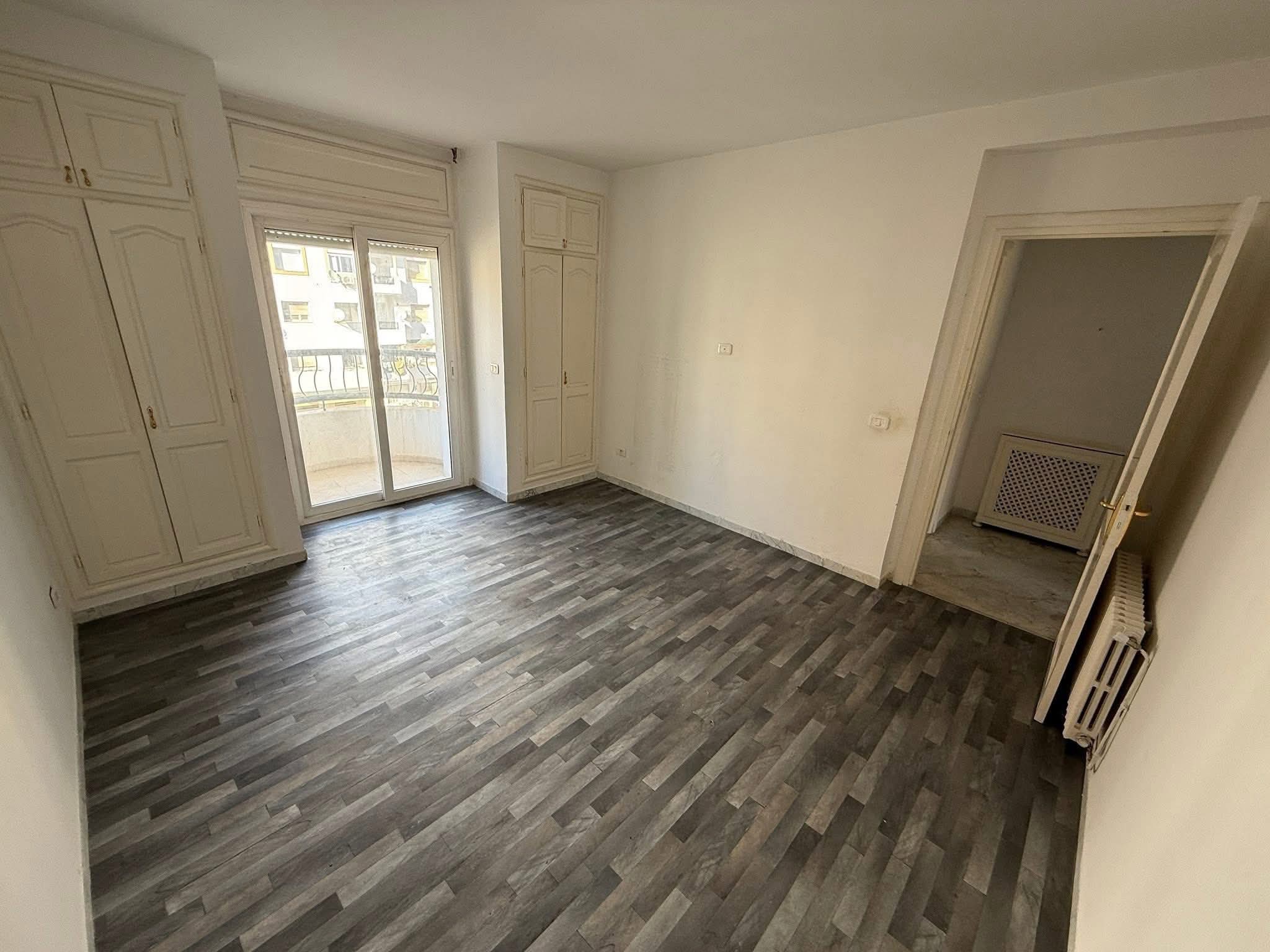 Ariana Ville Cite Ennasr 2 Vente Appart. 3 pices S3 375 md ennasr 2