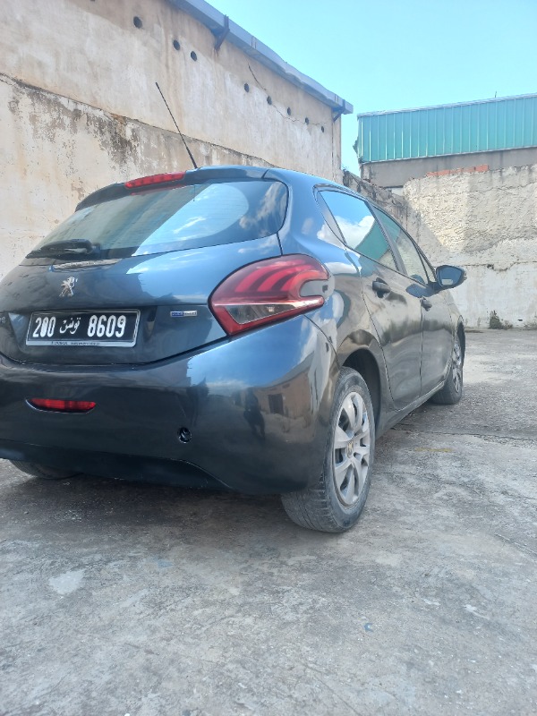 Megrine Megrine Peugeot 208 208 bonne occassion