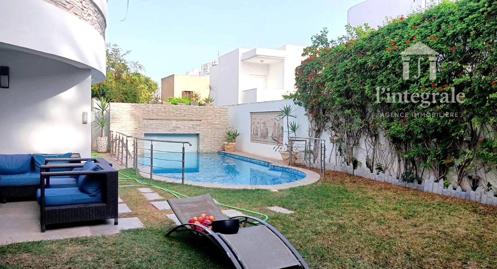 Ariana Ville El Menzah 8 Vente Maisons Villa de prestige avec piscine  menzah8