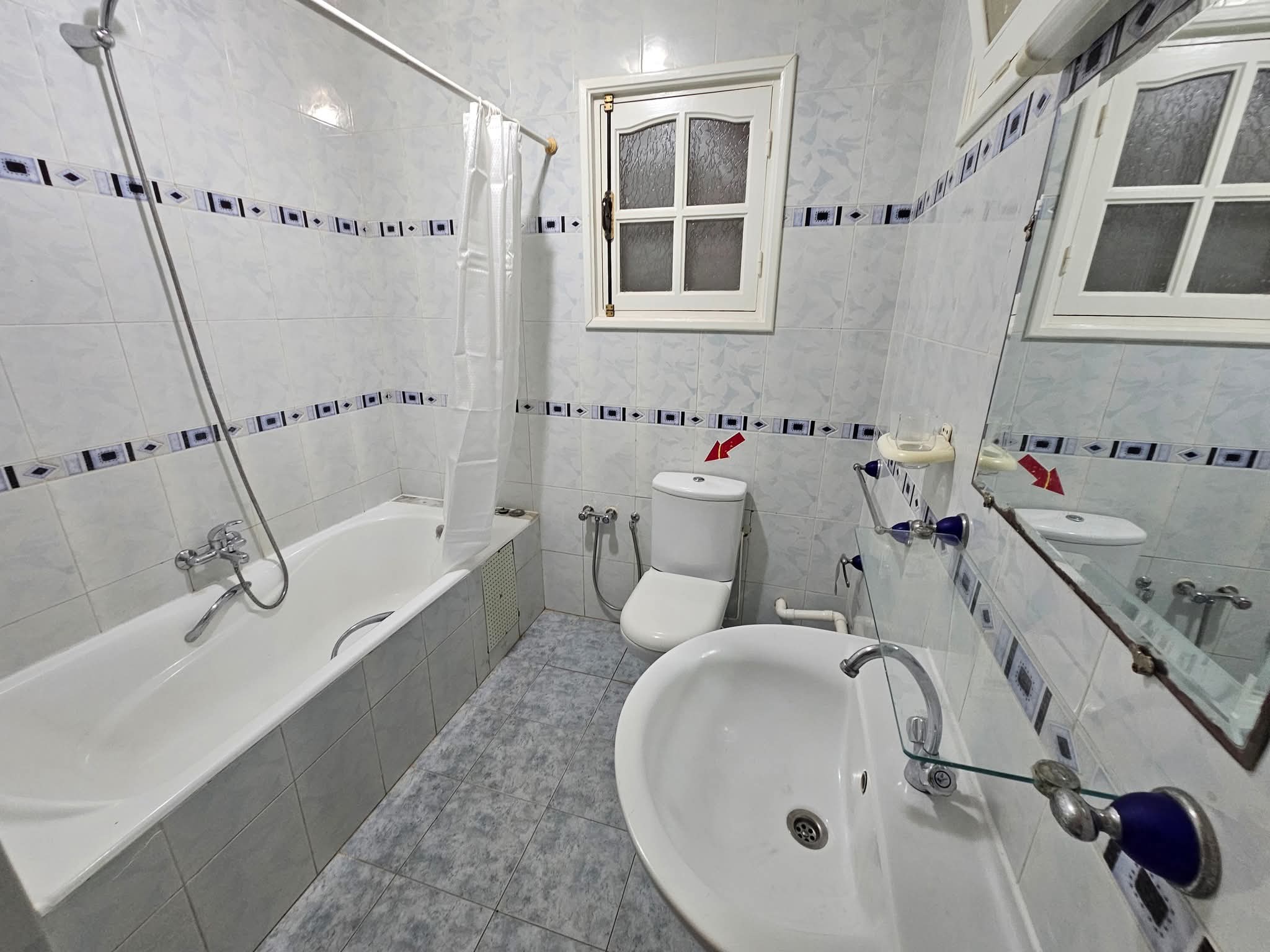 Ariana Ville Cite Ennasr 1 Location Appart. 3 pices Rdc s2 1300 d ennasr 1