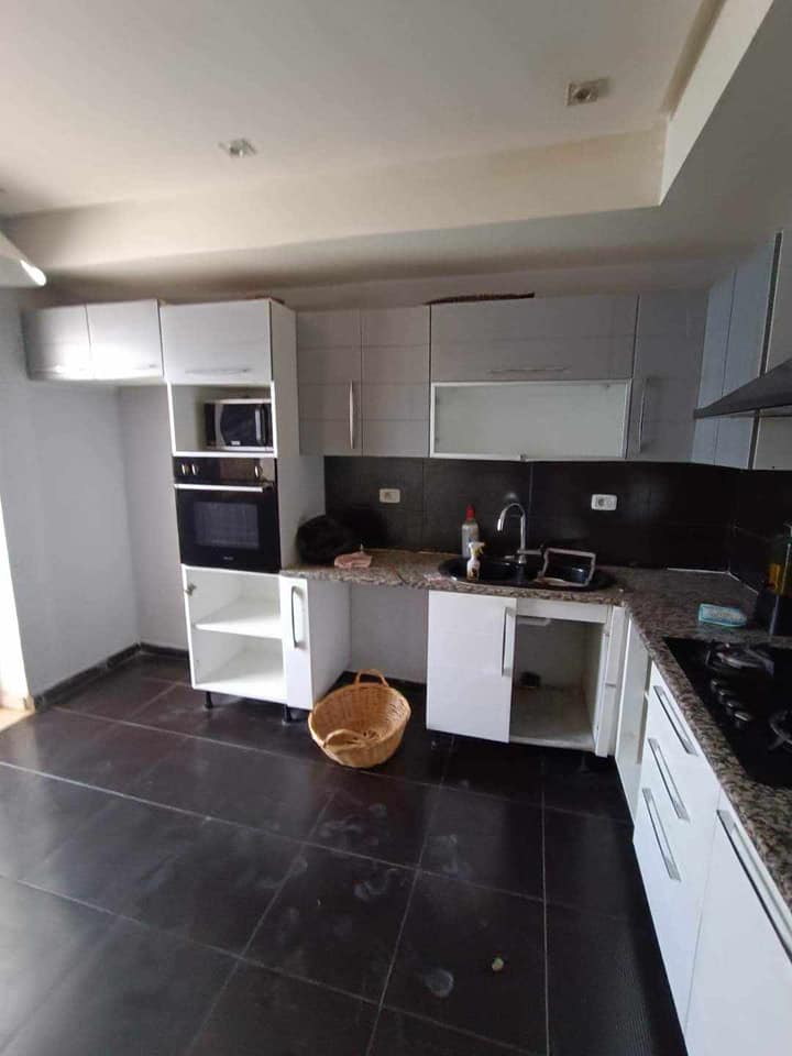 Ariana Ville Riadh Landlous Location Appart. 4 pices 2eme tage d'une villa 1400d riadh andalous