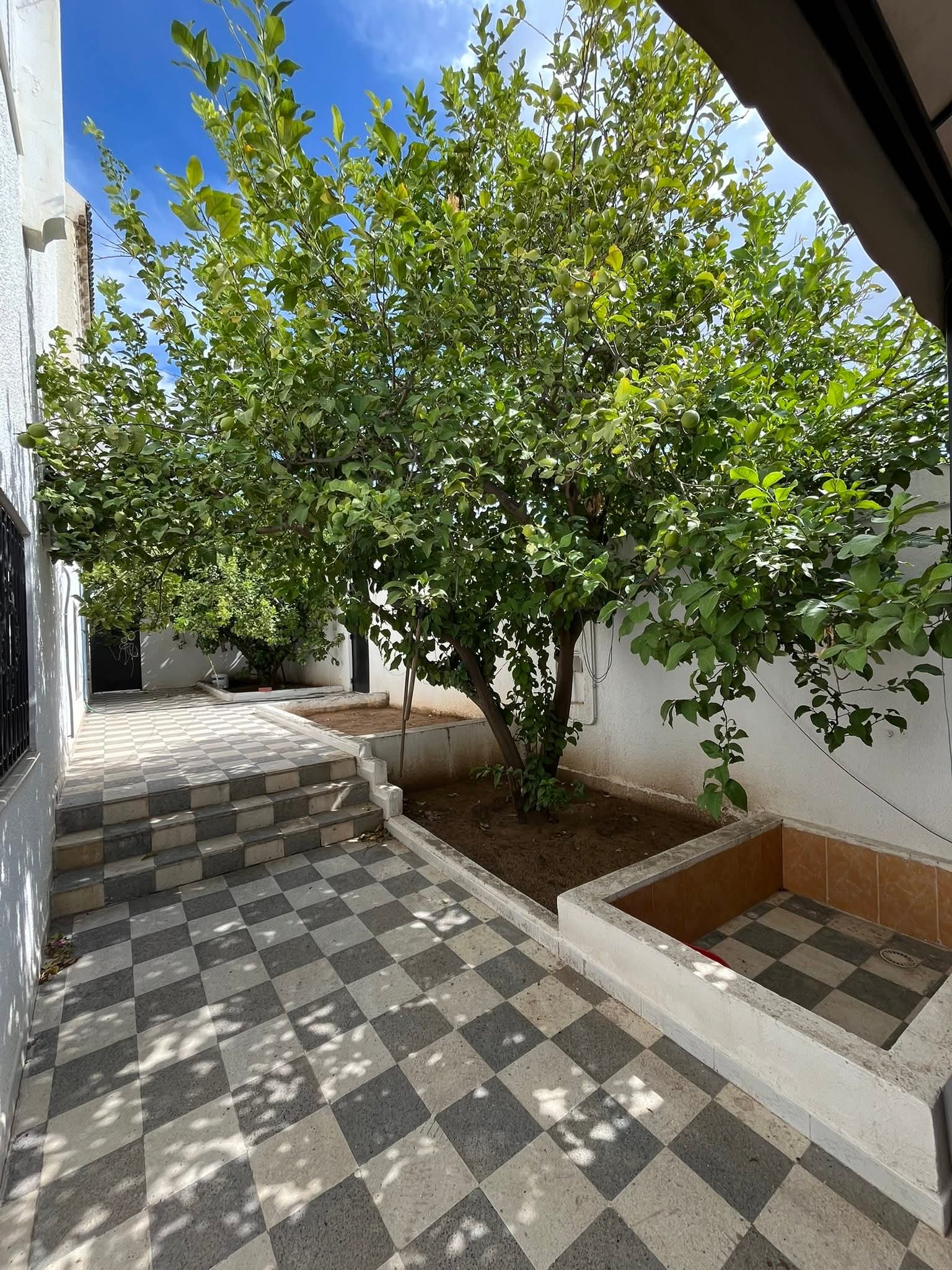 Ariana Ville Cite Ennasr 2 Location Maisons Rdc de villa 1800d  ennasr 1