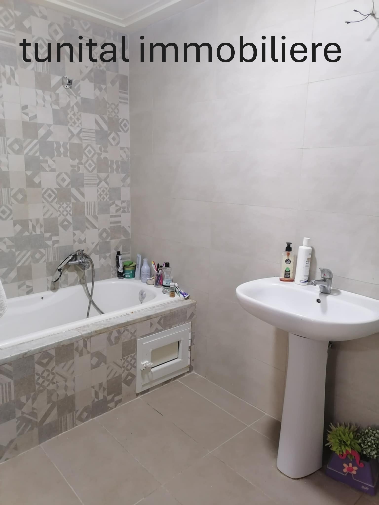 La Goulette La Goulette Vente Maisons L'aouina appartement au 5 m  tage