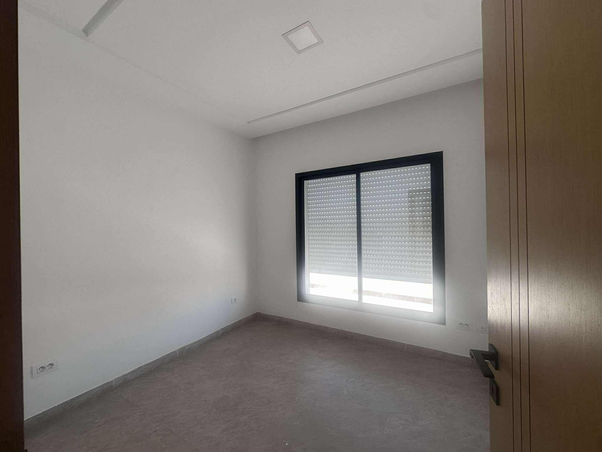 Ezzahra Ezzahra Bureaux & Commerces Bureau Bureau s2 ezzahraa