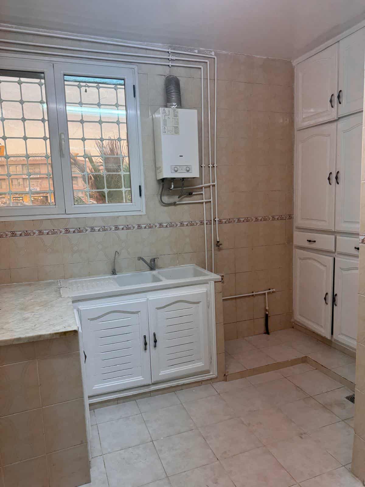 Ariana Ville Cite Ennouzha Vente Appart. 4 pices Appartement  cit enozha ariana