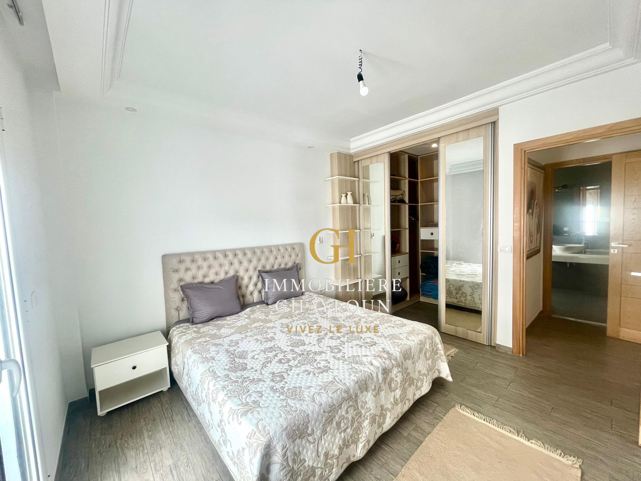 Ariana Ville Cite Ennasr 2 Location Appart. 4 pices S3 meubl luxe et calme   ennaser 2