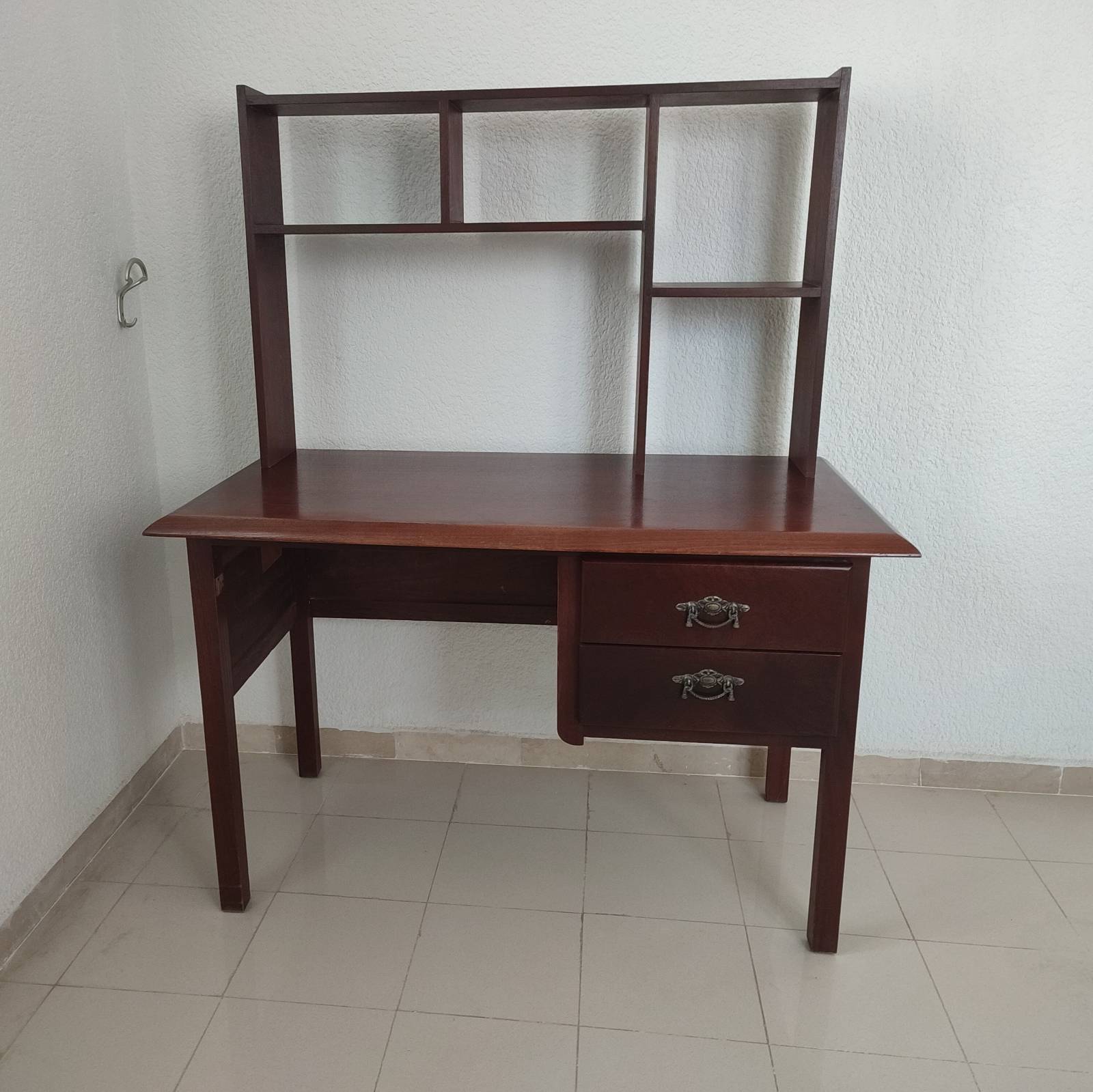 Raoued Cite Ennkhilet Meubles de bureau Bureaux - Tables Bureau avec rangement et deux tiroirs