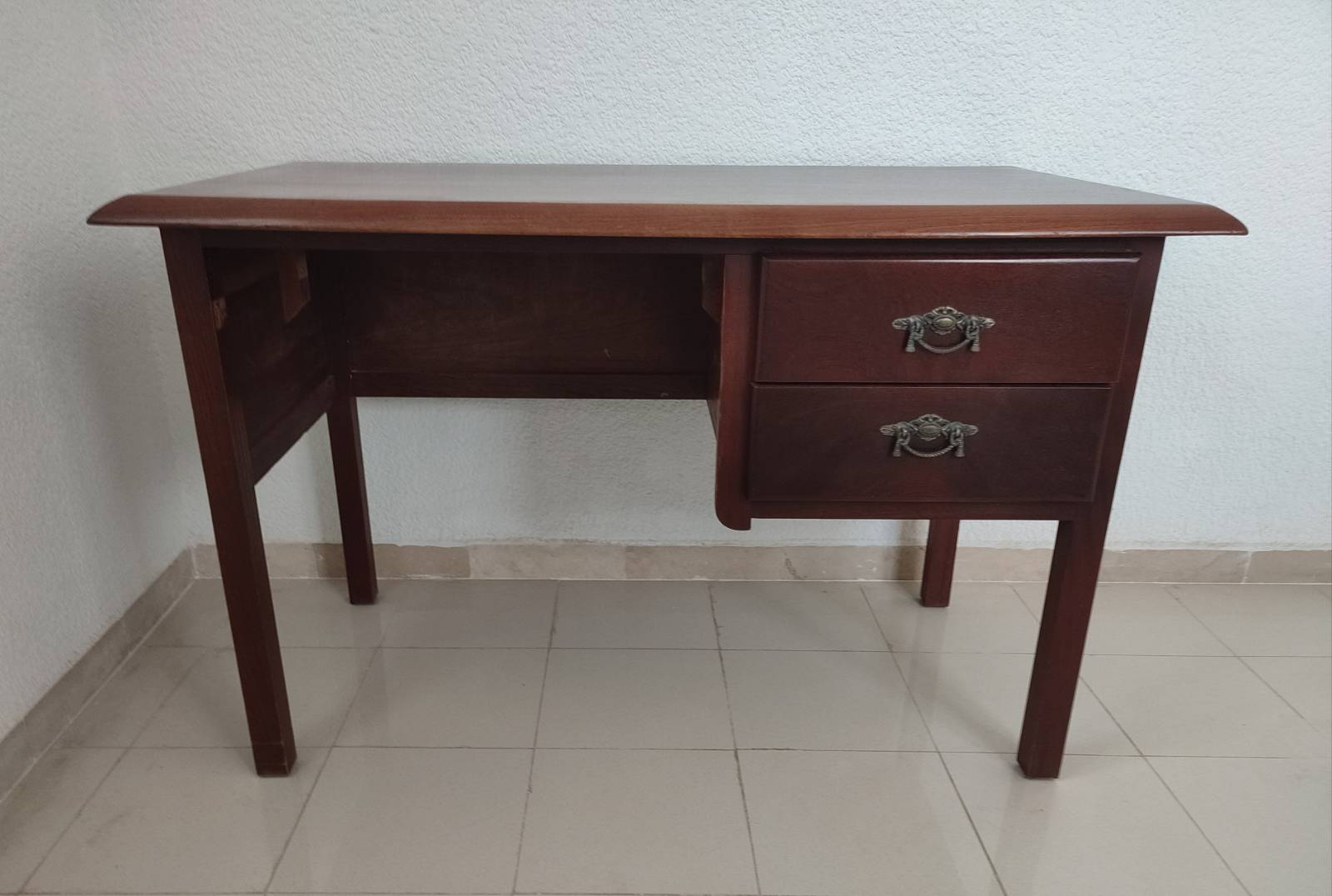 Raoued Cite Ennkhilet Meubles de bureau Bureaux - Tables Bureau avec rangement et deux tiroirs