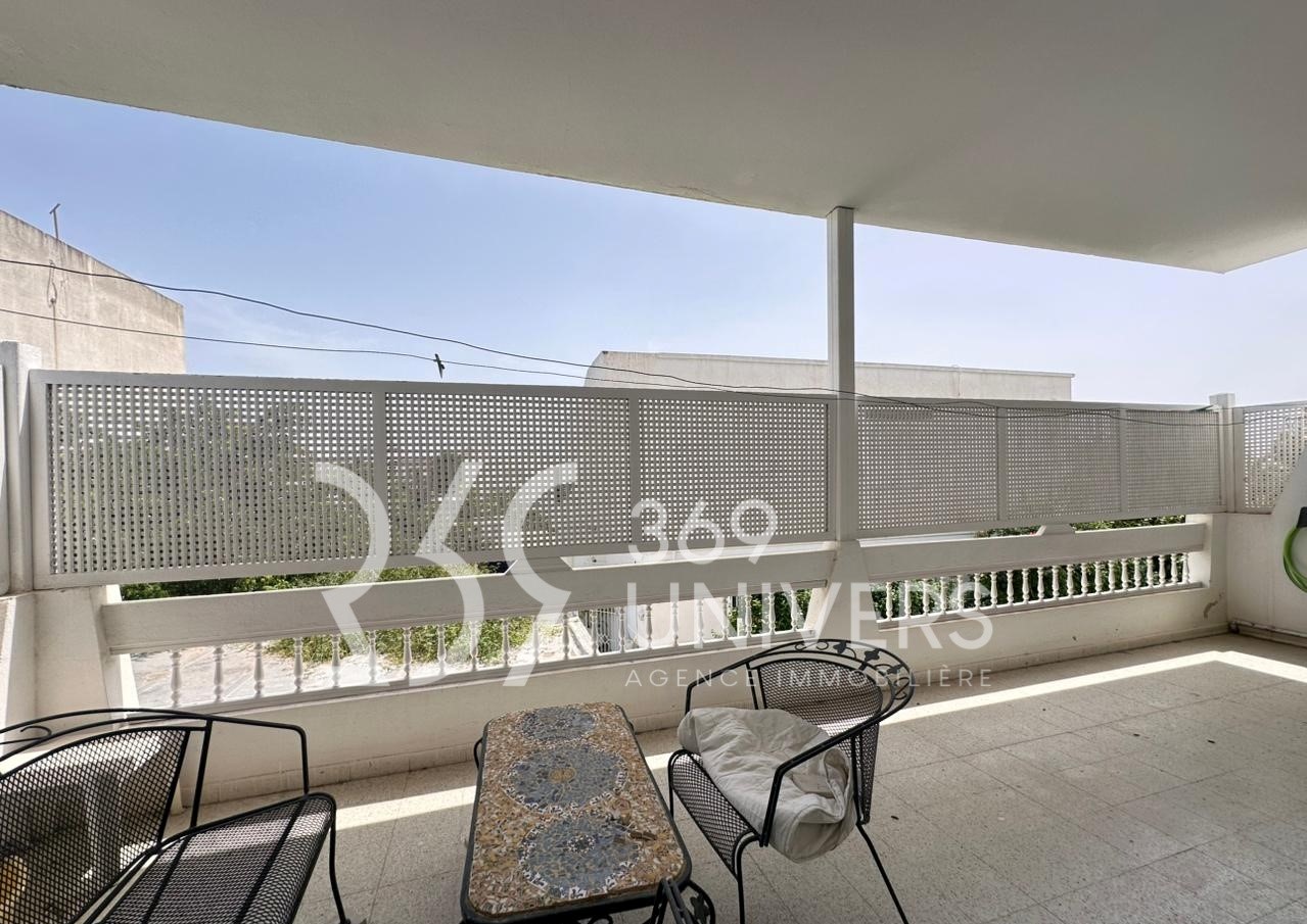 La Marsa Marsa Ennassim Location Appart. 4 pices Etage avec piscine  la marsa ref ra134