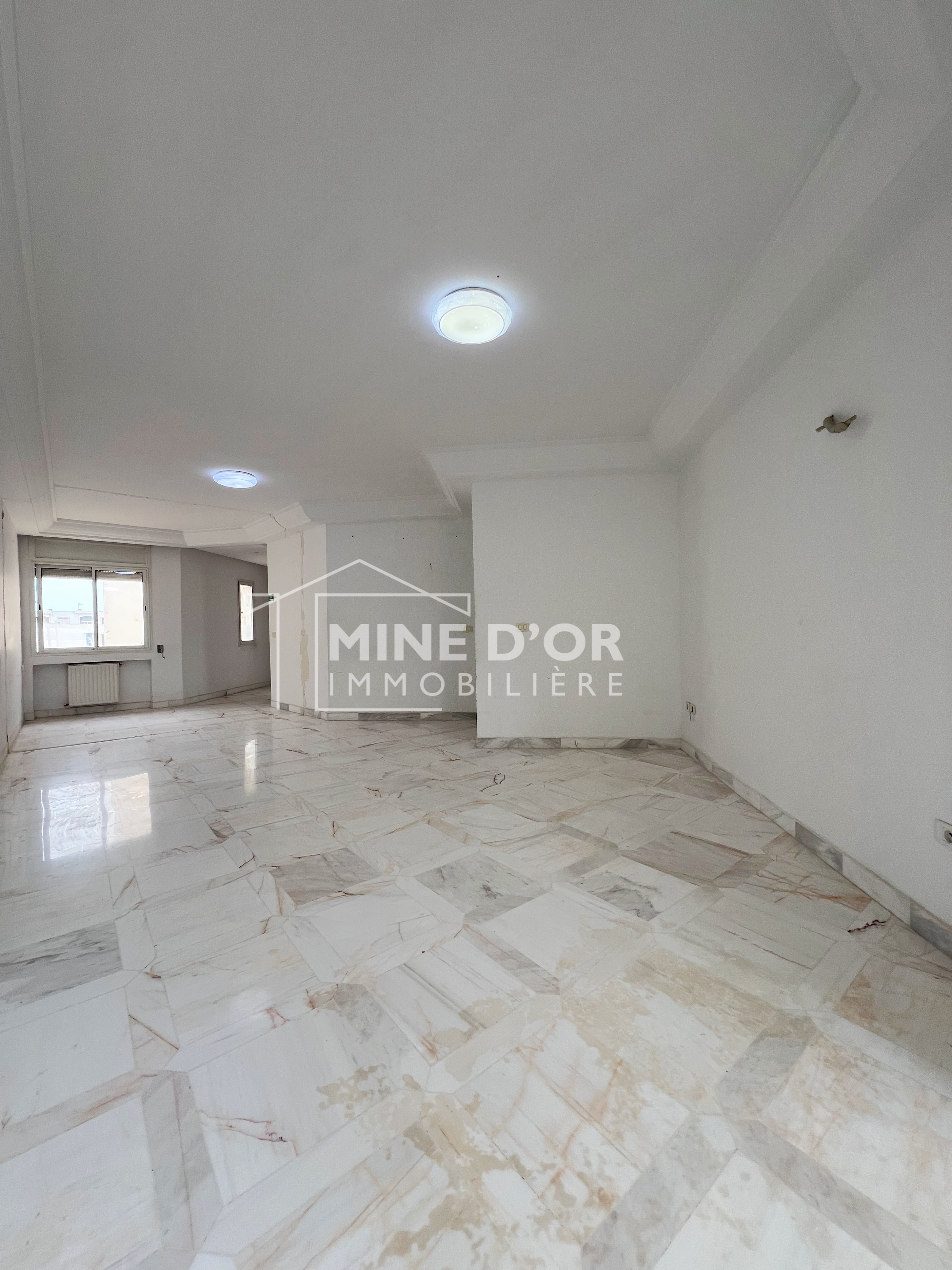 Cite El Khadra Zone urbaine nord Location Appart. 3 pices Al apprt s2 a usage bureautique ou habitation