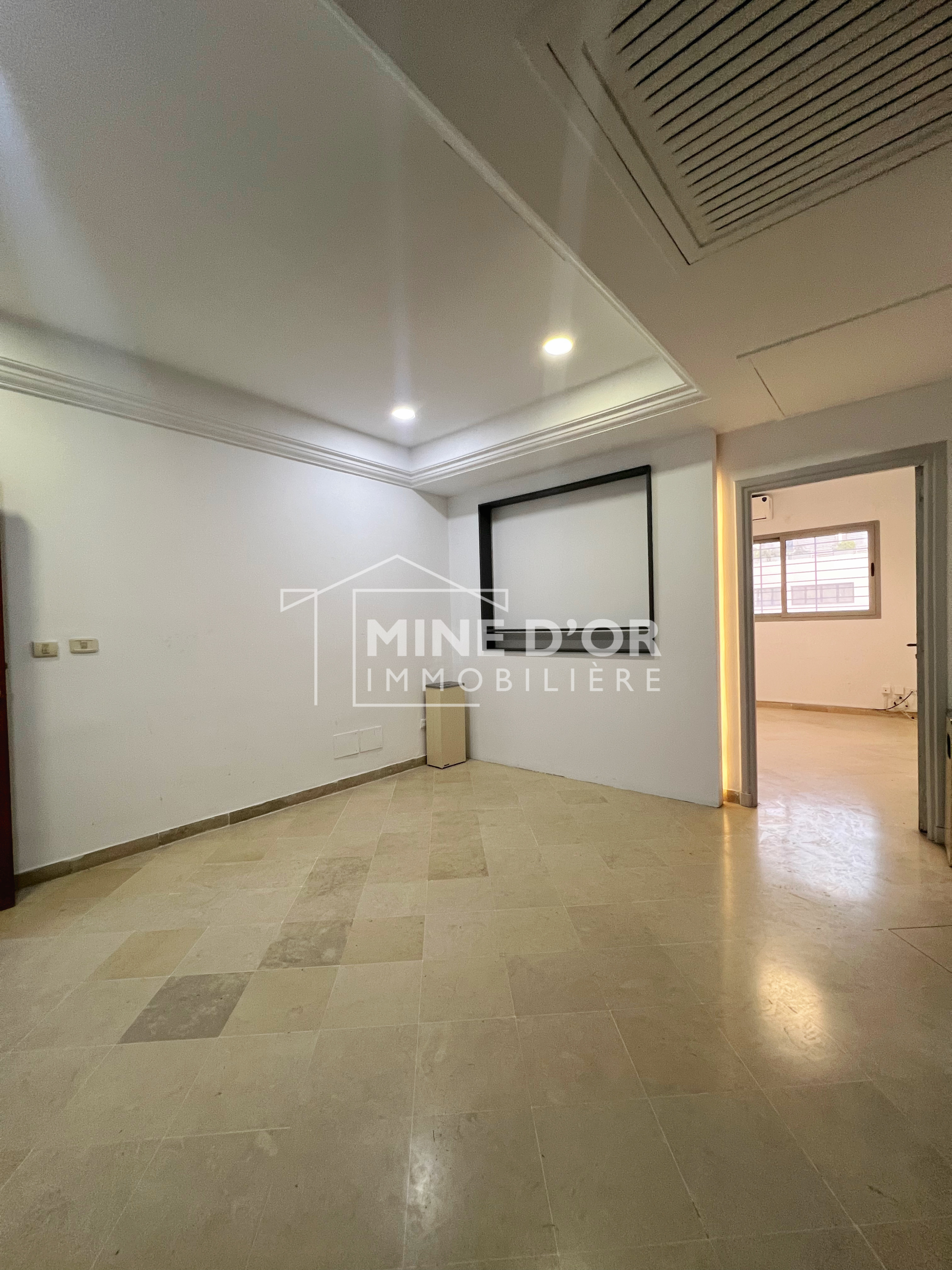 Bab Bhar&nbsp;Montplaisir&nbsp;Bureaux & Commerces&nbsp;Bureau&nbsp;Al bureau hall plus deux pi�ces � monplaisir