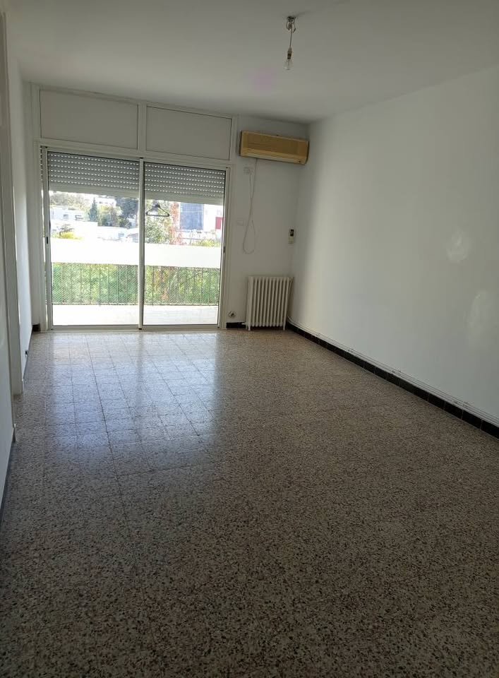 El Menzah El Menzah 1 Location Appart. 4 pices Un appartemet s3  menzah 1