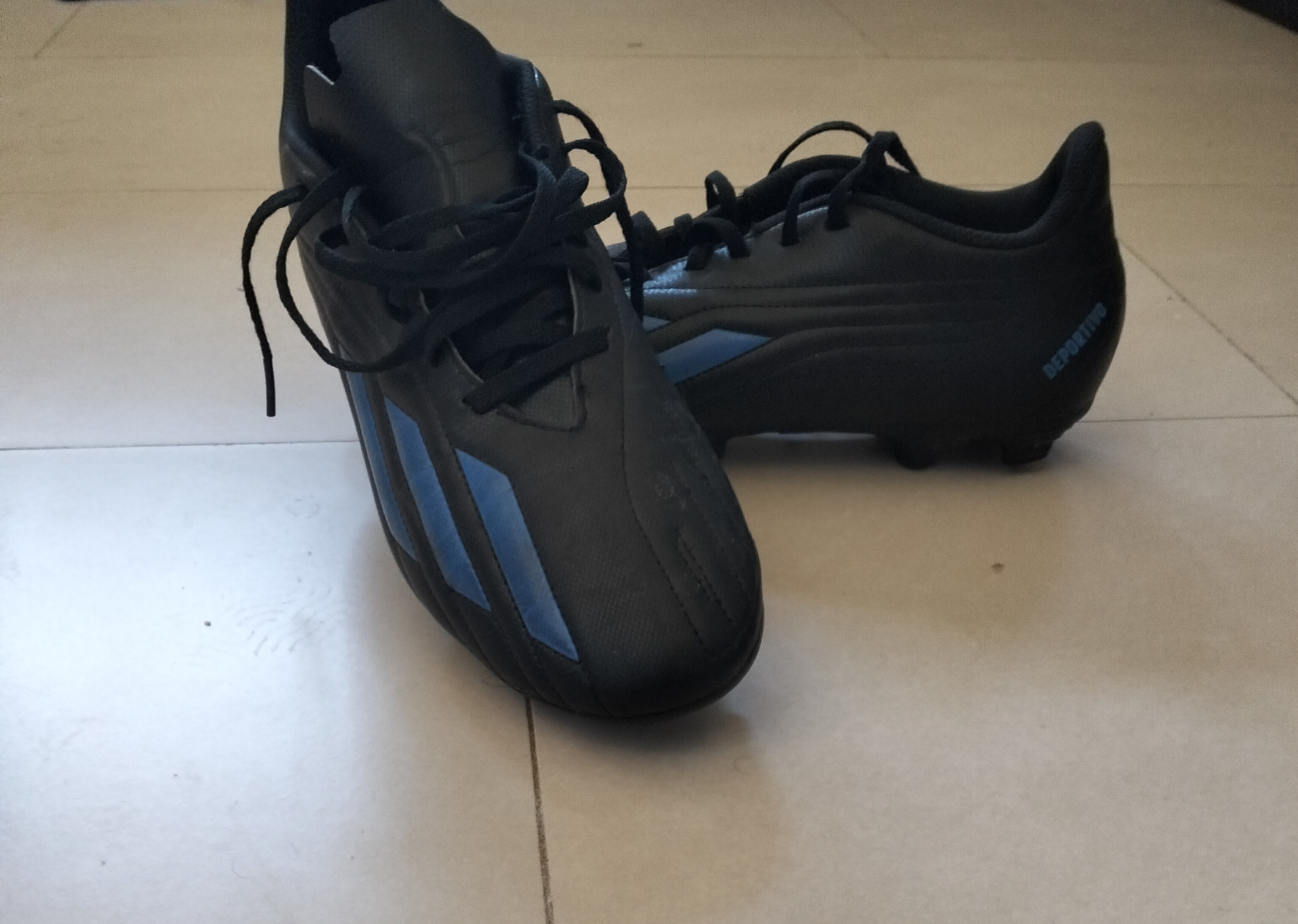 Ben Arous Ben Arous Hommes Autre Crampon adidas seportivo