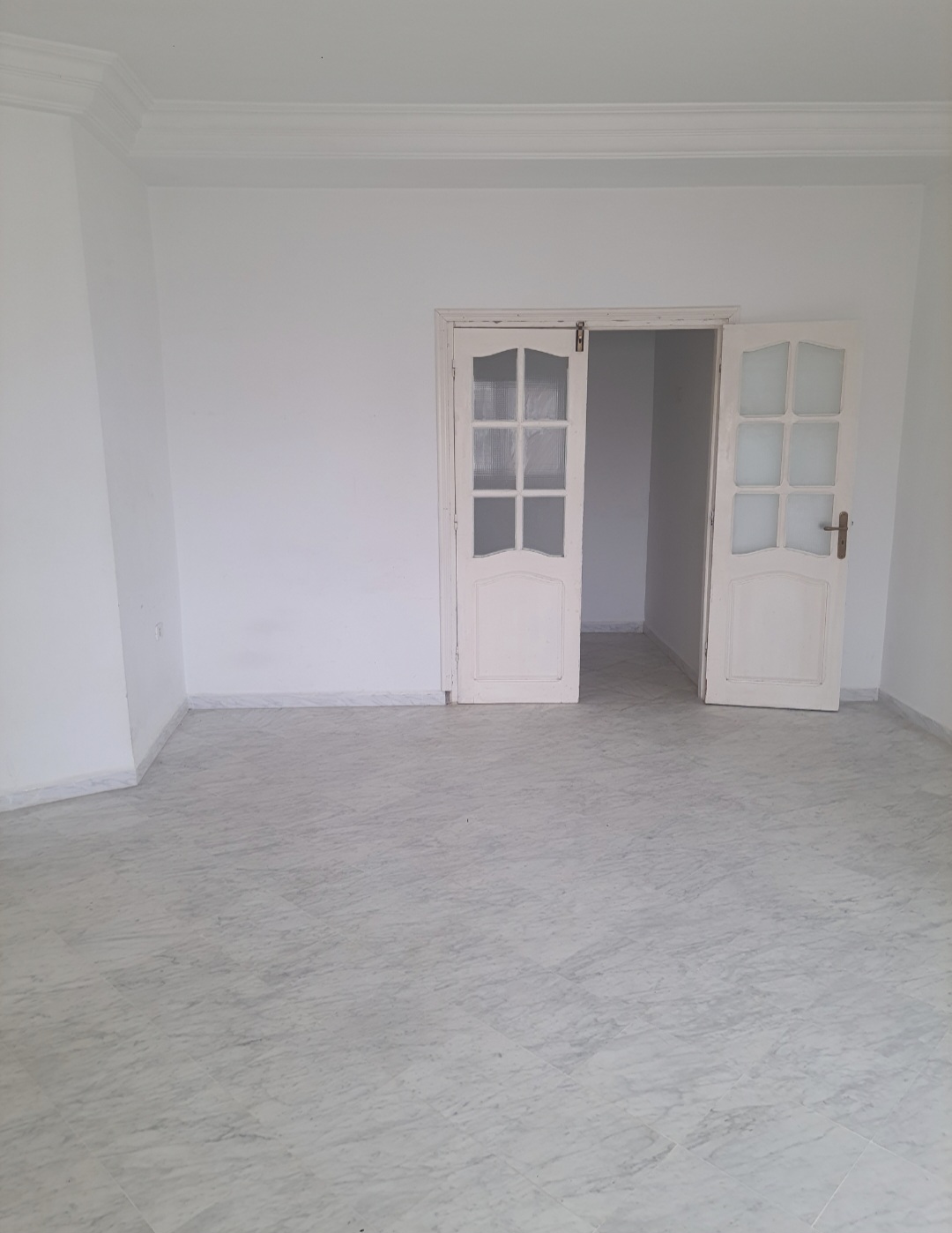 El Menzah El Manar 1 Location Appart. 2 pices Etage de villa salon et deux chambres