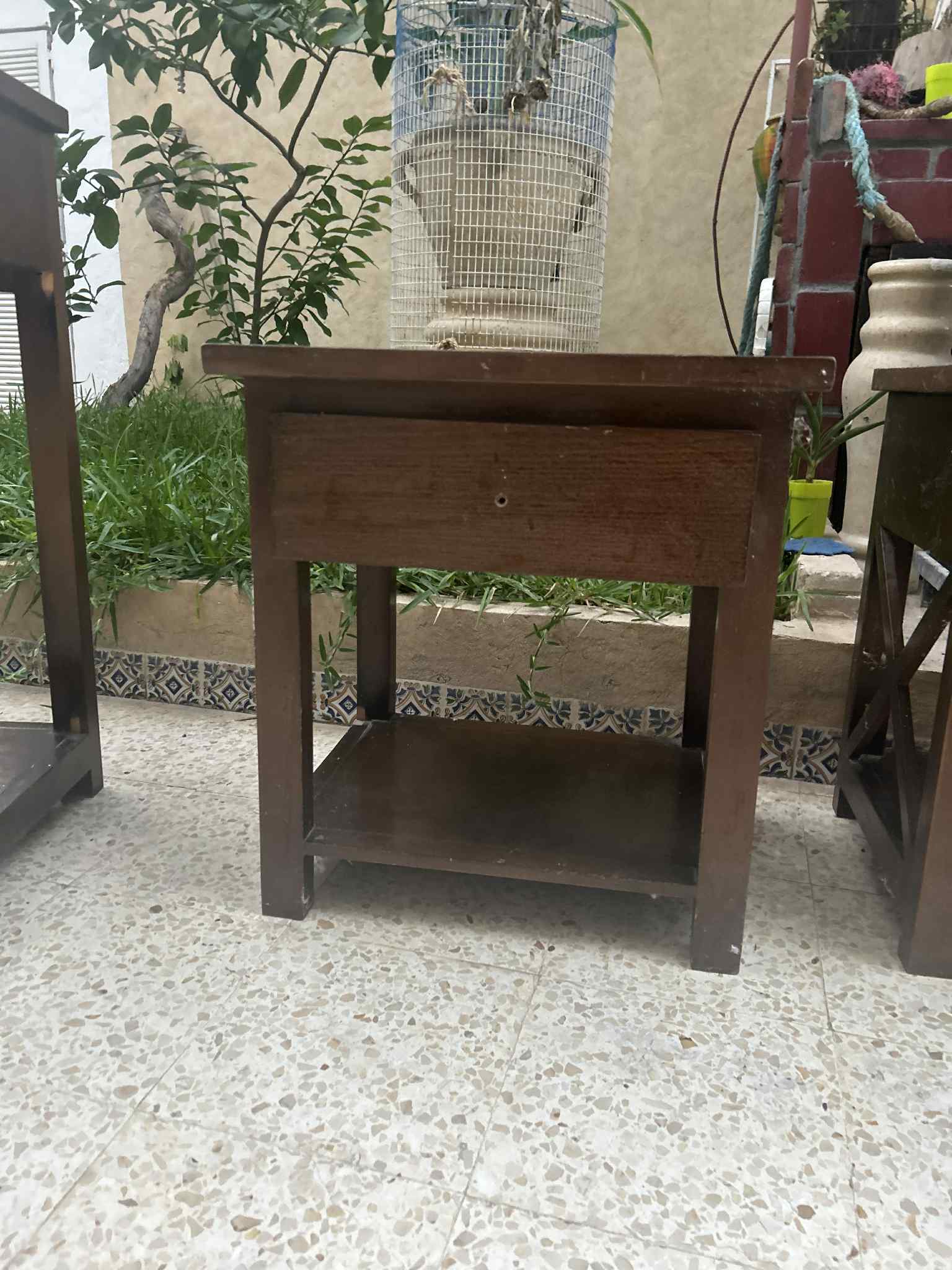 Ariana Ville Ariana Chambres  coucher Chambres  coucher Garde robe deux tables de nuit  commode et miroir