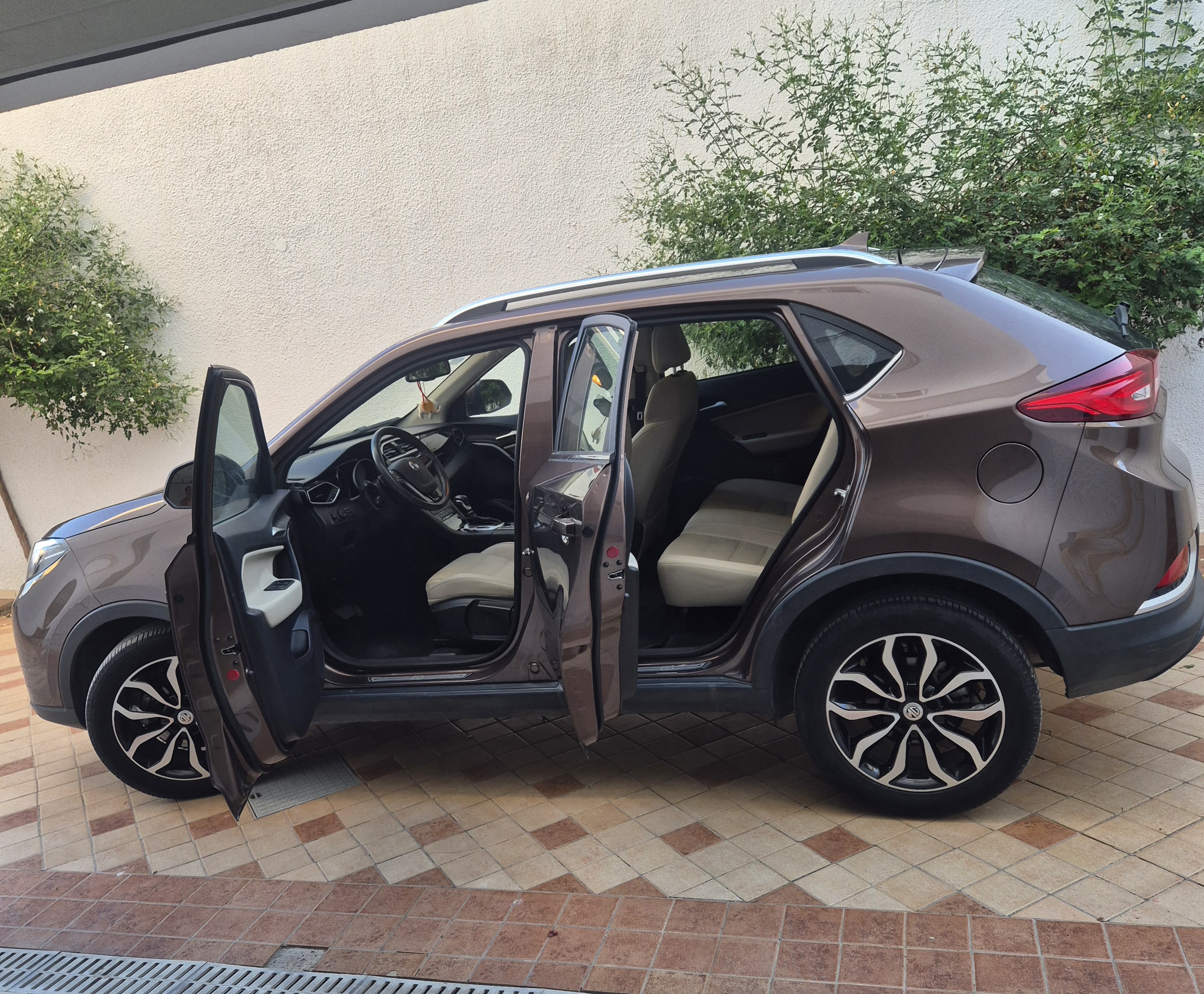 Ariana Ville Cite Ennasr 1 Mg Autre Modle Mg gs 4x4 boite auto