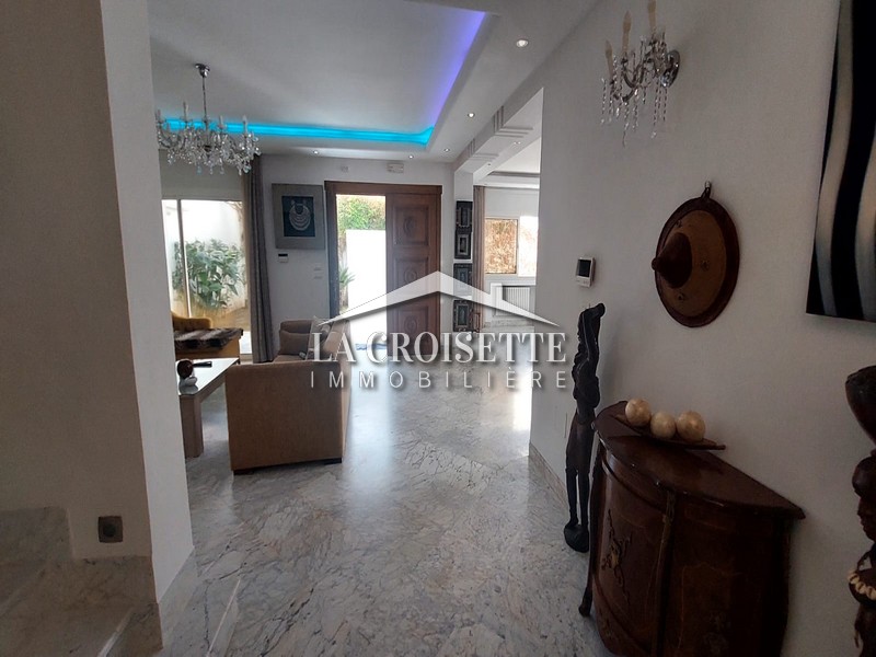 La Marsa Cite El Moustakbel (La Marsa) Location Appart. 4 pices Villa s4  la soukra mvl0910