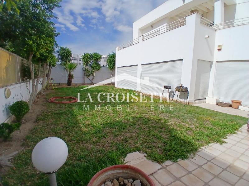 La Marsa&nbsp;Berge Du Lac&nbsp;Location&nbsp;Duplex&nbsp;Duplex s4 avec jardin et piscine au lac1 mdl0687