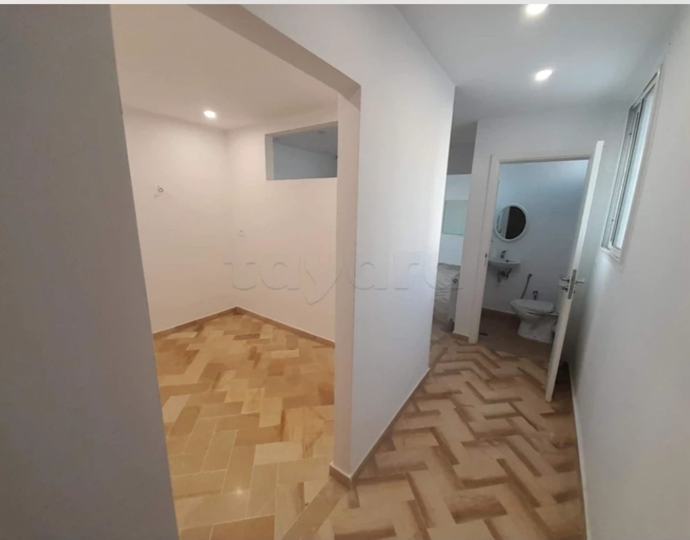 Ariana Ville El Menzah 8 Location Surfaces Local commercial menzah 8