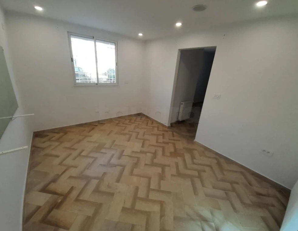 Ariana Ville El Menzah 8 Location Surfaces Local commercial menzah 8