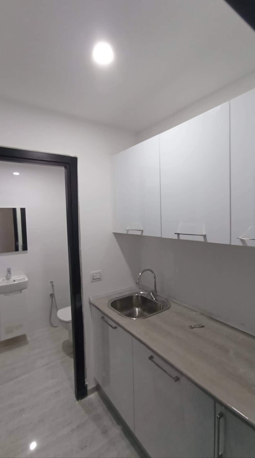 Mnihla Cite Ennasr Location Surfaces Cabinet mdical  ct de la clinique amilcar